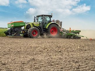 Precea 6000-2FCC med FertiSpot doseringsenhet för exakt gödselapplikation.