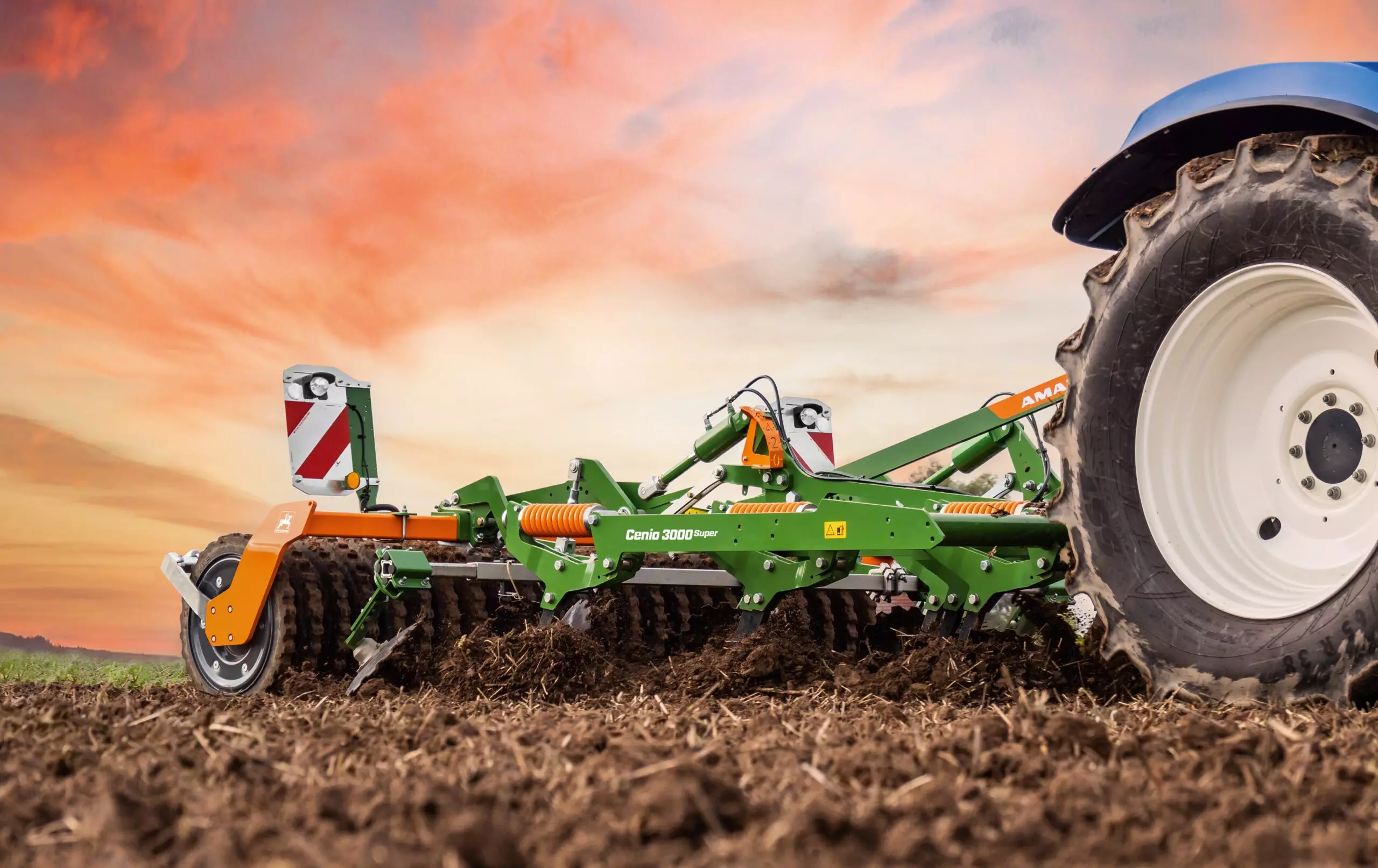 Cenio3000Super_NewHolland_d0_kw_PA074730_Himmel_d1_220124_Jahresplaner_cut Cenio 3000 super